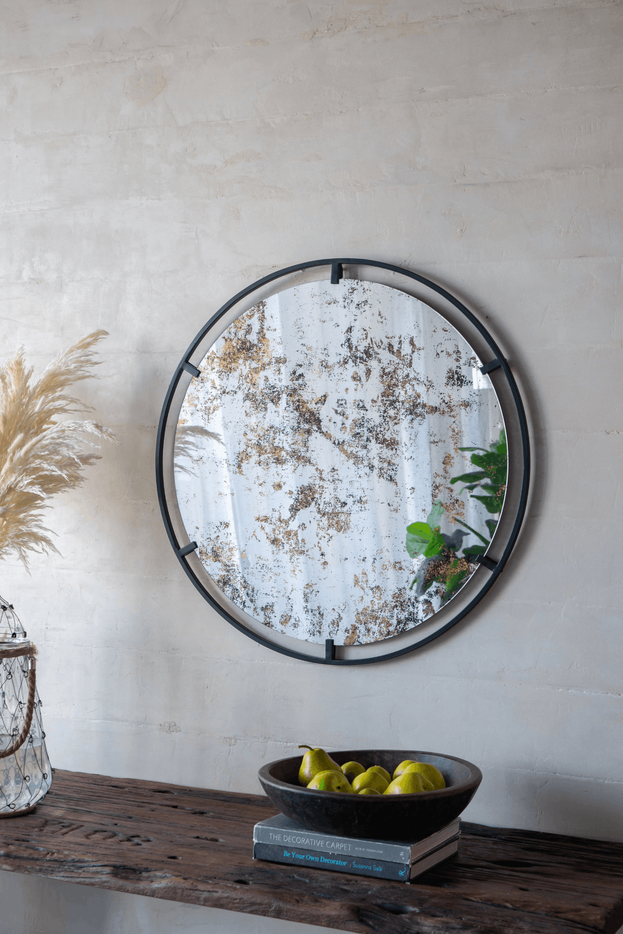 D31.5x0.5" Theodor Mirror with industrial design Round Mirror with Metal Frame for Wall Decor & Entryway Console Lean Against Wall 