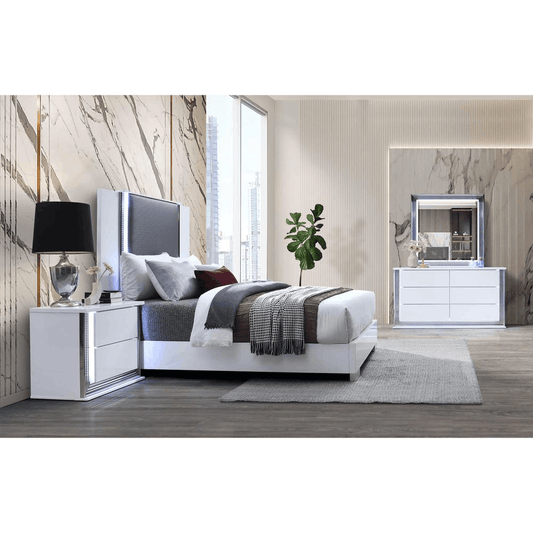 Ylime Smooth White Queen Bed Group 